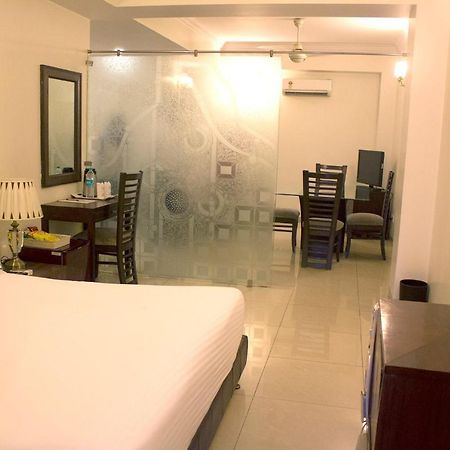 Hotel Bluestone Ghaziabad Luaran gambar